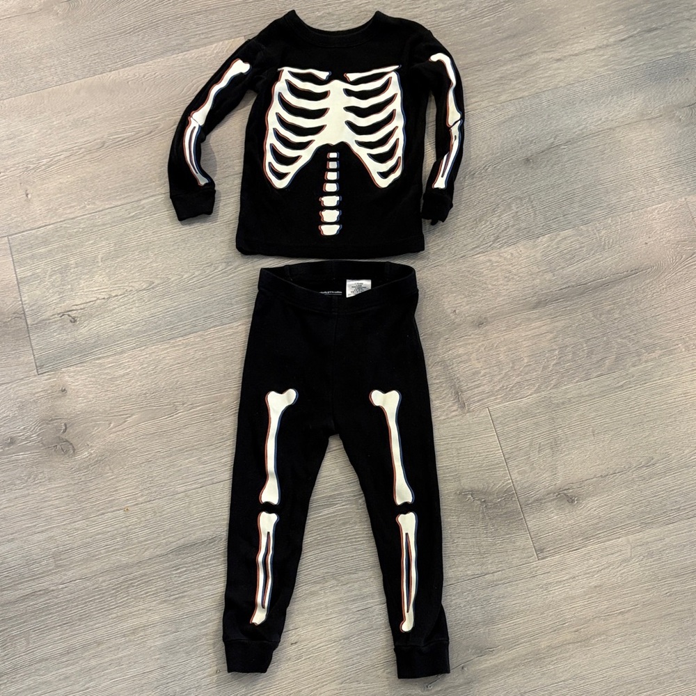 Gap Kids Skeleton organic cotton pajama Set - Black and White